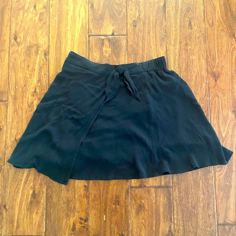 💸 Girl’s Abercrombie skirt with shorts - Picture 2 of 4